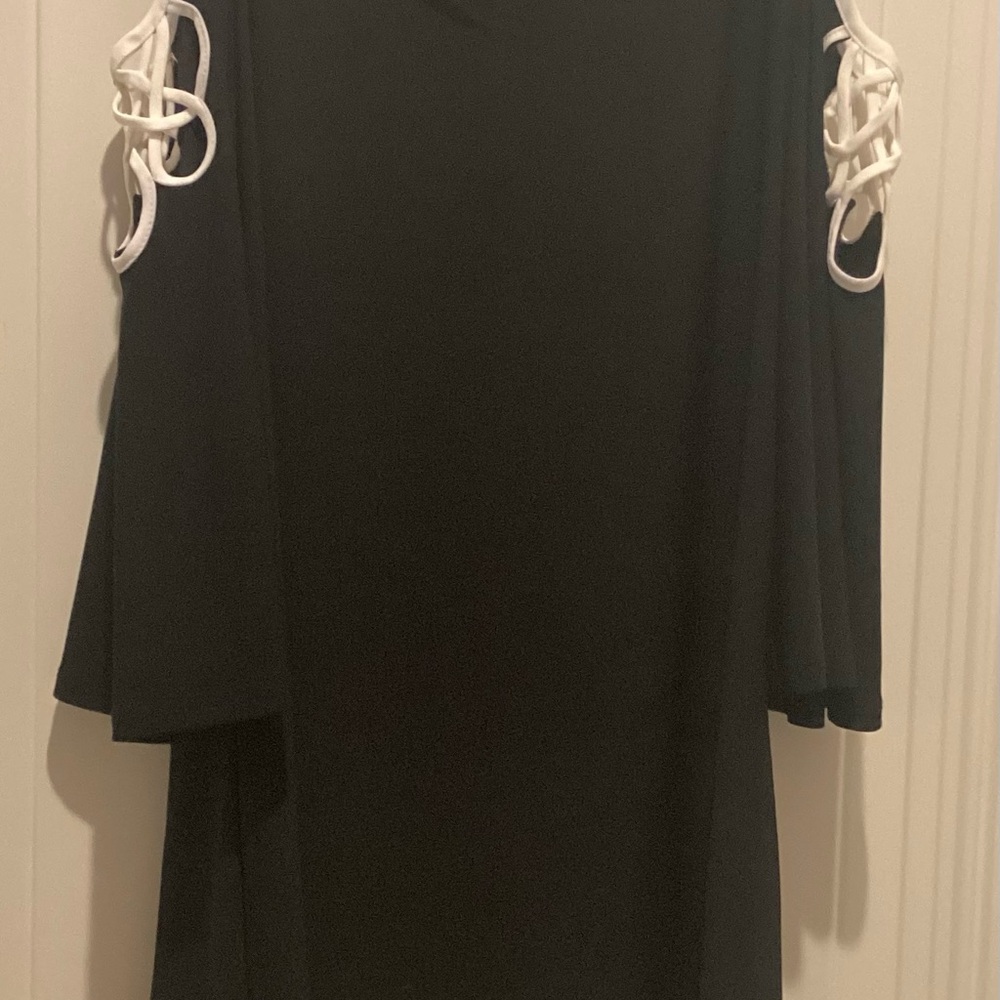 Vince Camuto Black Top with White Strap Detail